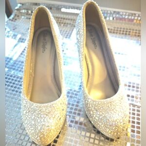Silver Shimmer Elegant Heels
